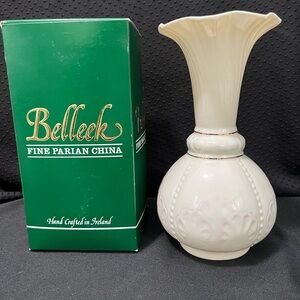 $5 CLEARANCE!!!  Belleek Cream Parian China Vase